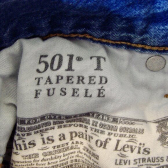 Levi's 501 T Tapered Jeans Light Wash Button Fly Ankle Crop Unisex Size 24 x 28 - Picture 8 of 16